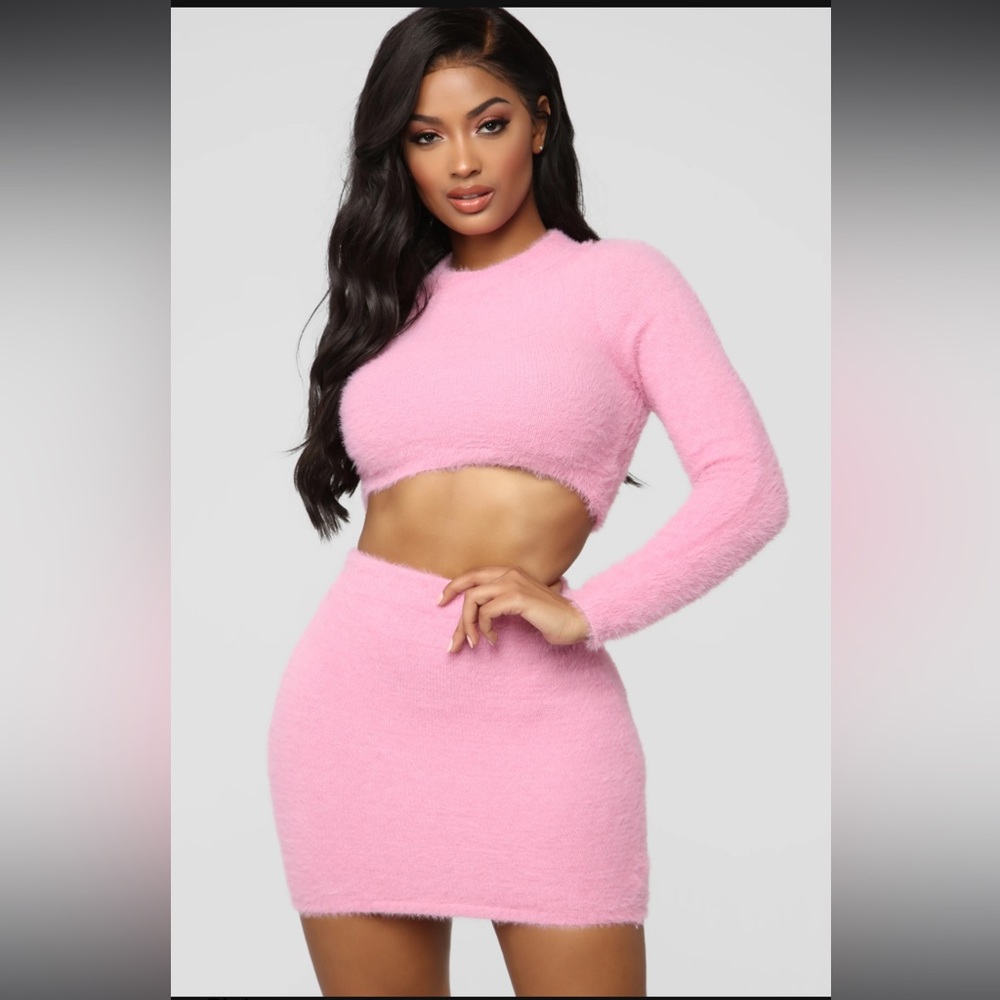 Fashion nova fuzzy feels skirt set